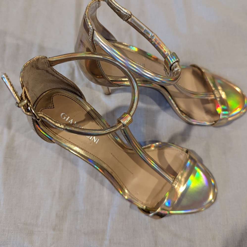 Gianni Bini gold 4" heels size 6